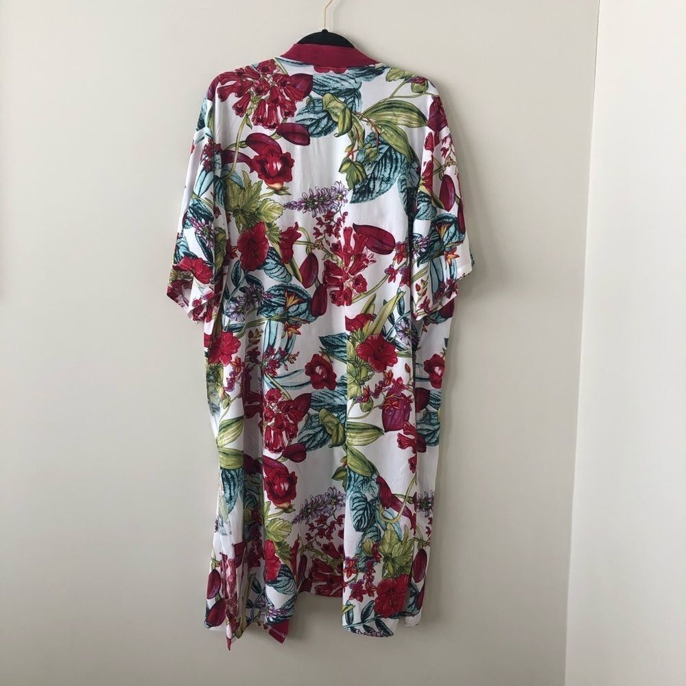 Iulla collection hibiscus 🌺 floral kimono - Picture 2 of 6